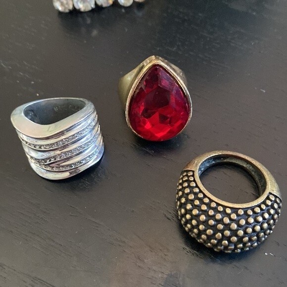 5 party ready statement rings includes Lia Sophia.  Sizes vary. - Picture 3 of 3